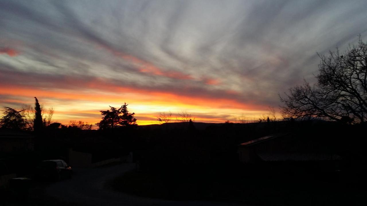 Appartement Vue Montagne Garéoult Kültér fotó